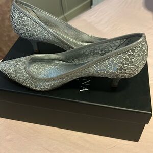 Adrianna Papel heels NWT size 7
